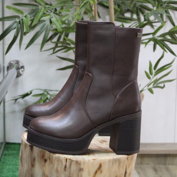 Botin sales storm mustang