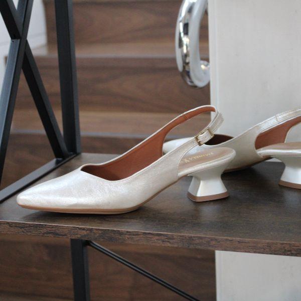 Zapato Destalonado Platino Daniela Vega 